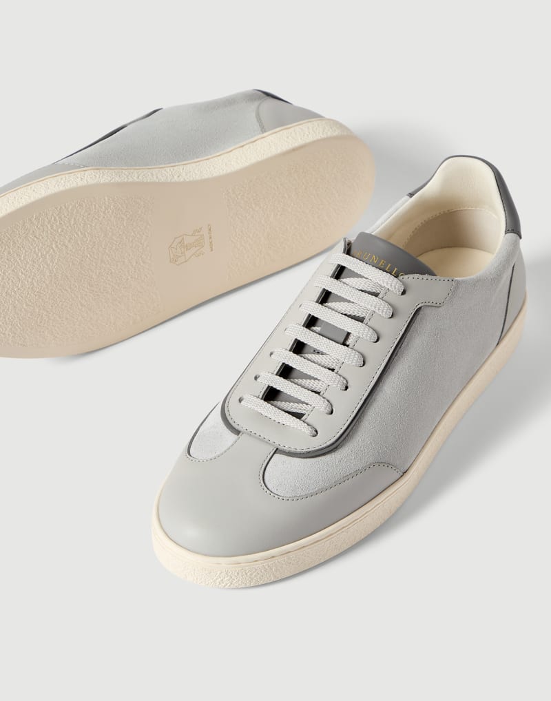 Brunello Cucinelli Sneakers aus Kalbsleder und Veloursleder — Light Grey