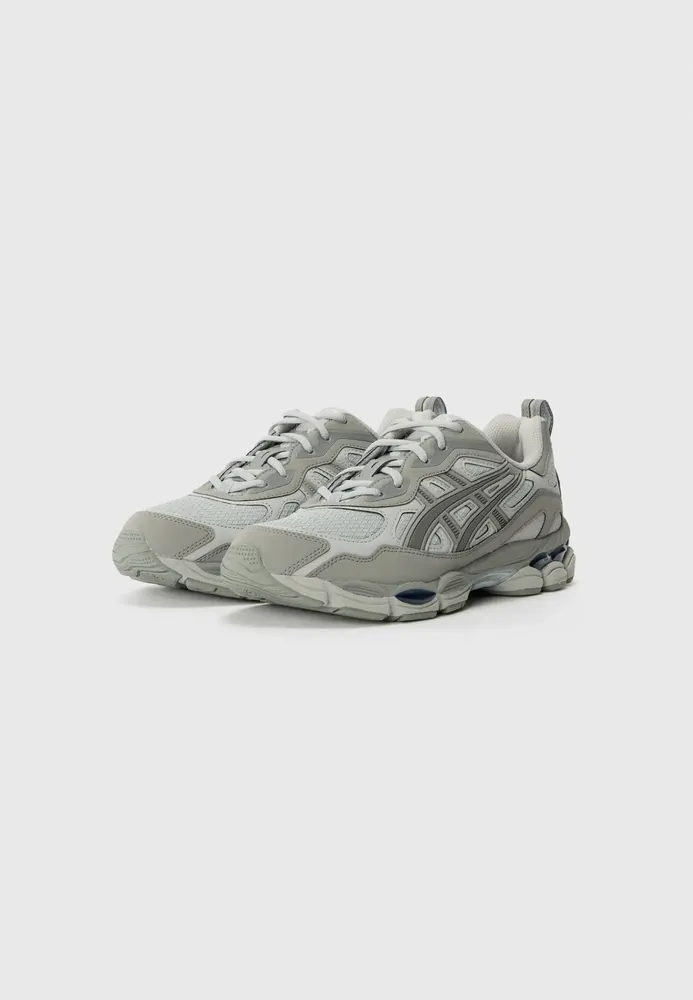 Asics — Produktbild