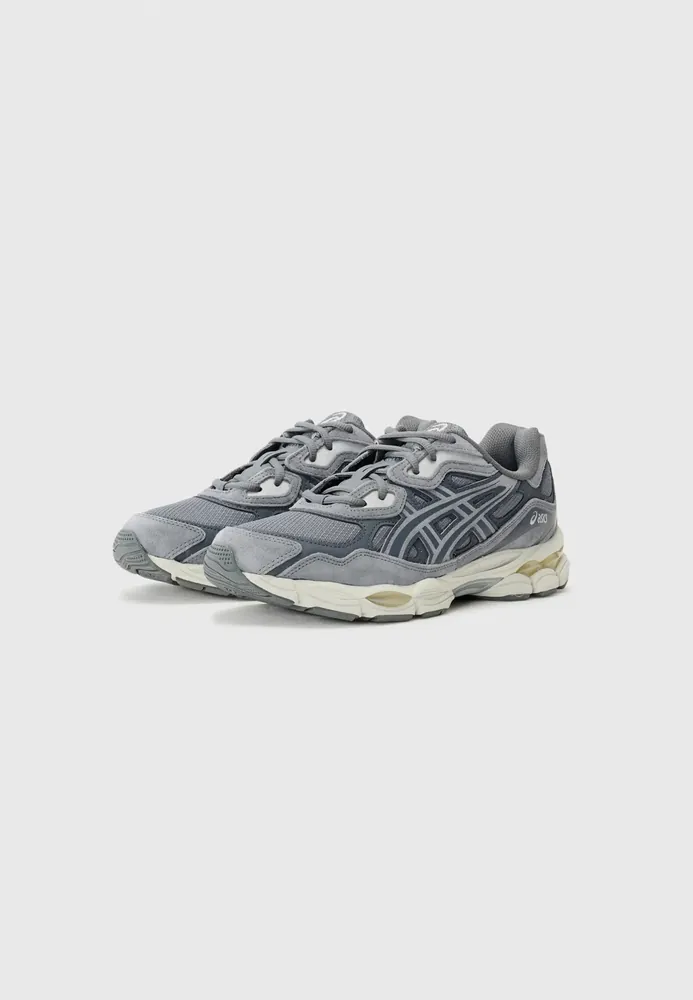 Asics — Produktbild
