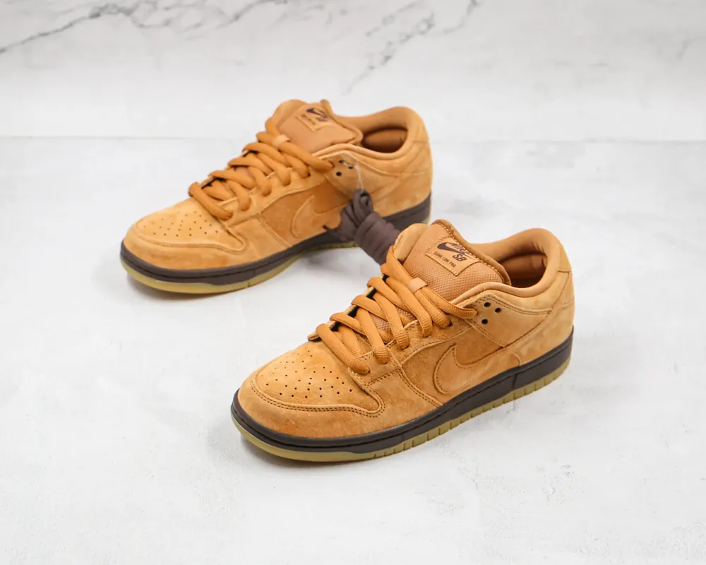 Nike NIKE Dunk Low — Mocha wheat