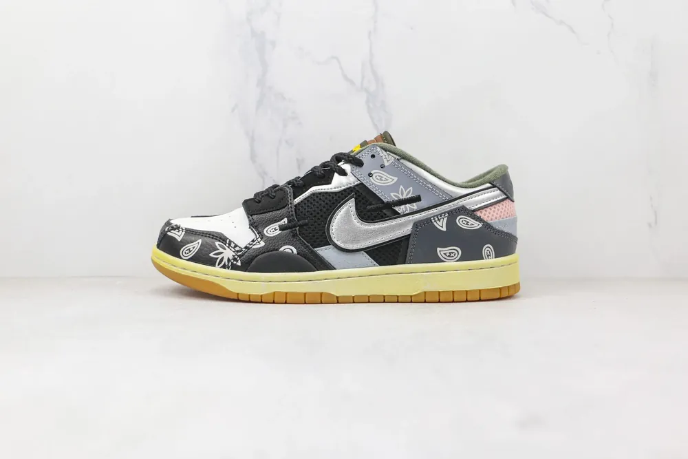 Nike NIKE SB Dunk Low Bandanna —