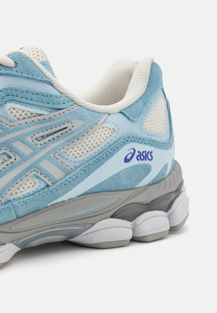 Asics — Produktbild