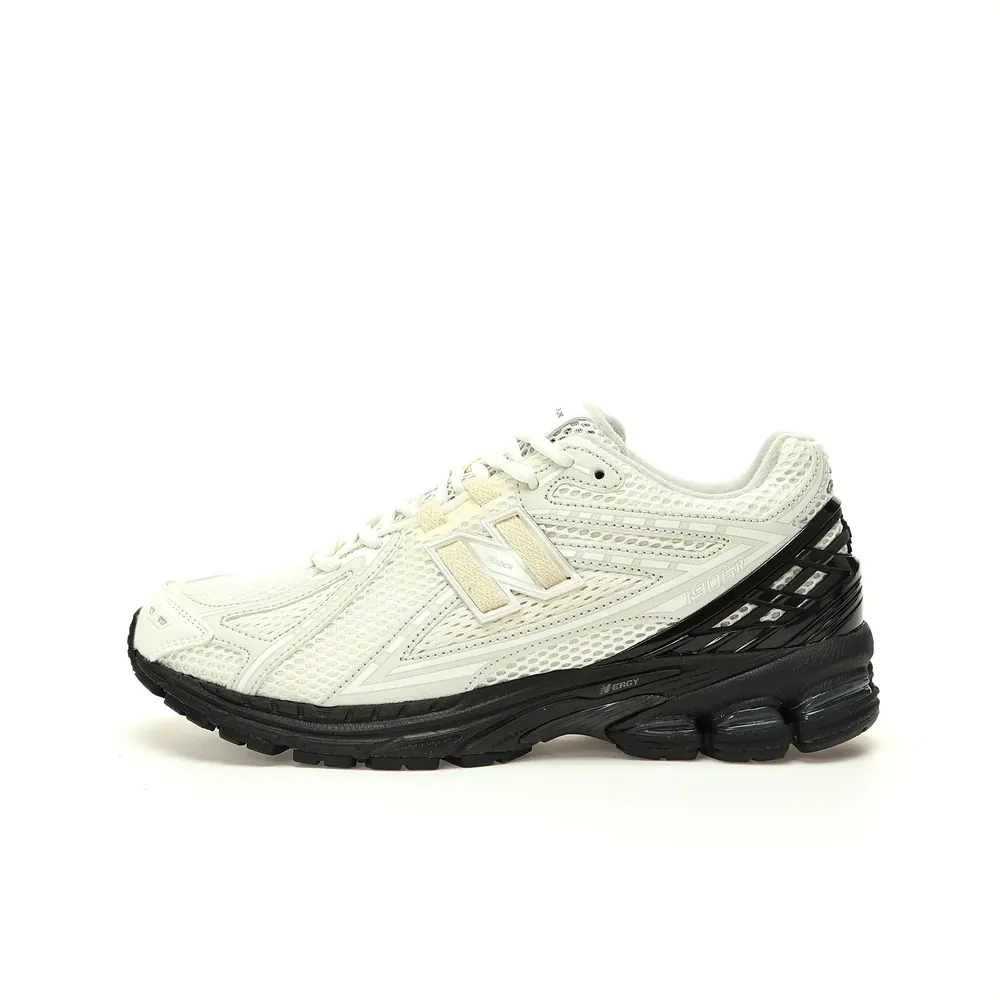 New Balance New Balance 1906R Sneaker — White Black