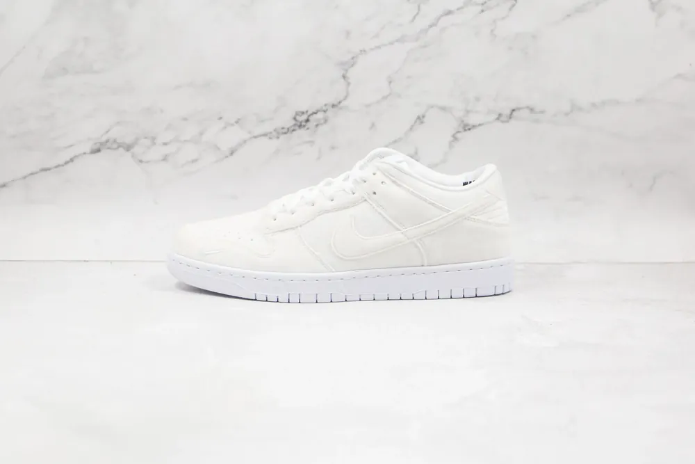 Nike NIKE DSM x Nike Dunk Low — White goose down