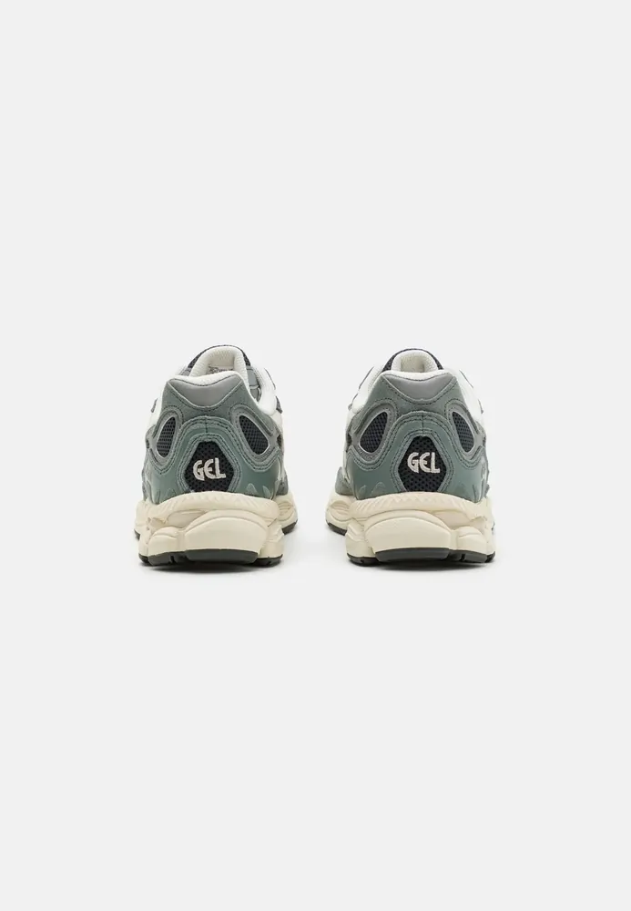 Asics — Produktbild