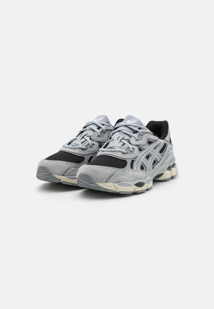 Asics — Produktbild