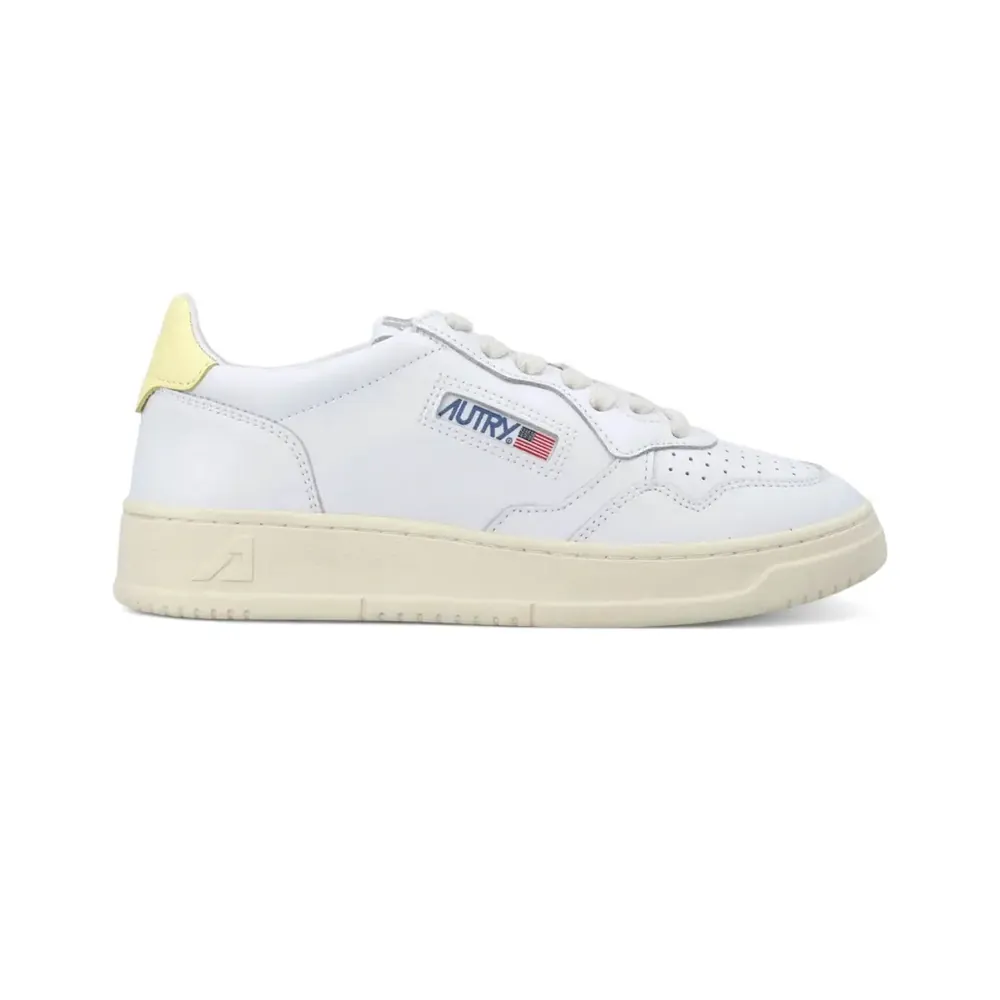 Autry Autry Medalist Leather Low — White Lemon Meringue