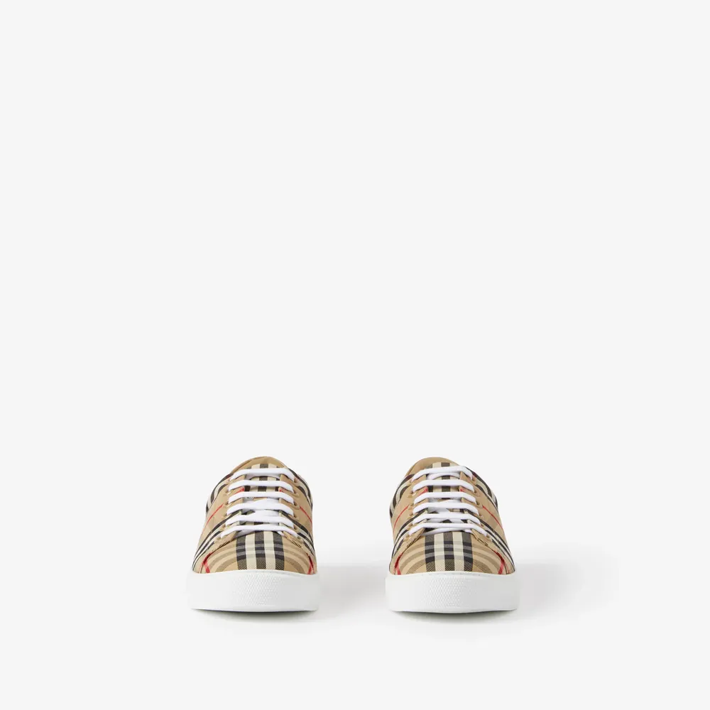 Burberry — Produktbild