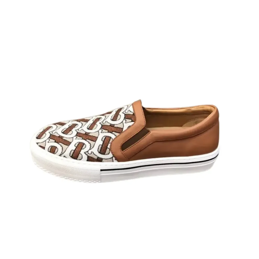 Burberry burberry logo print slip on