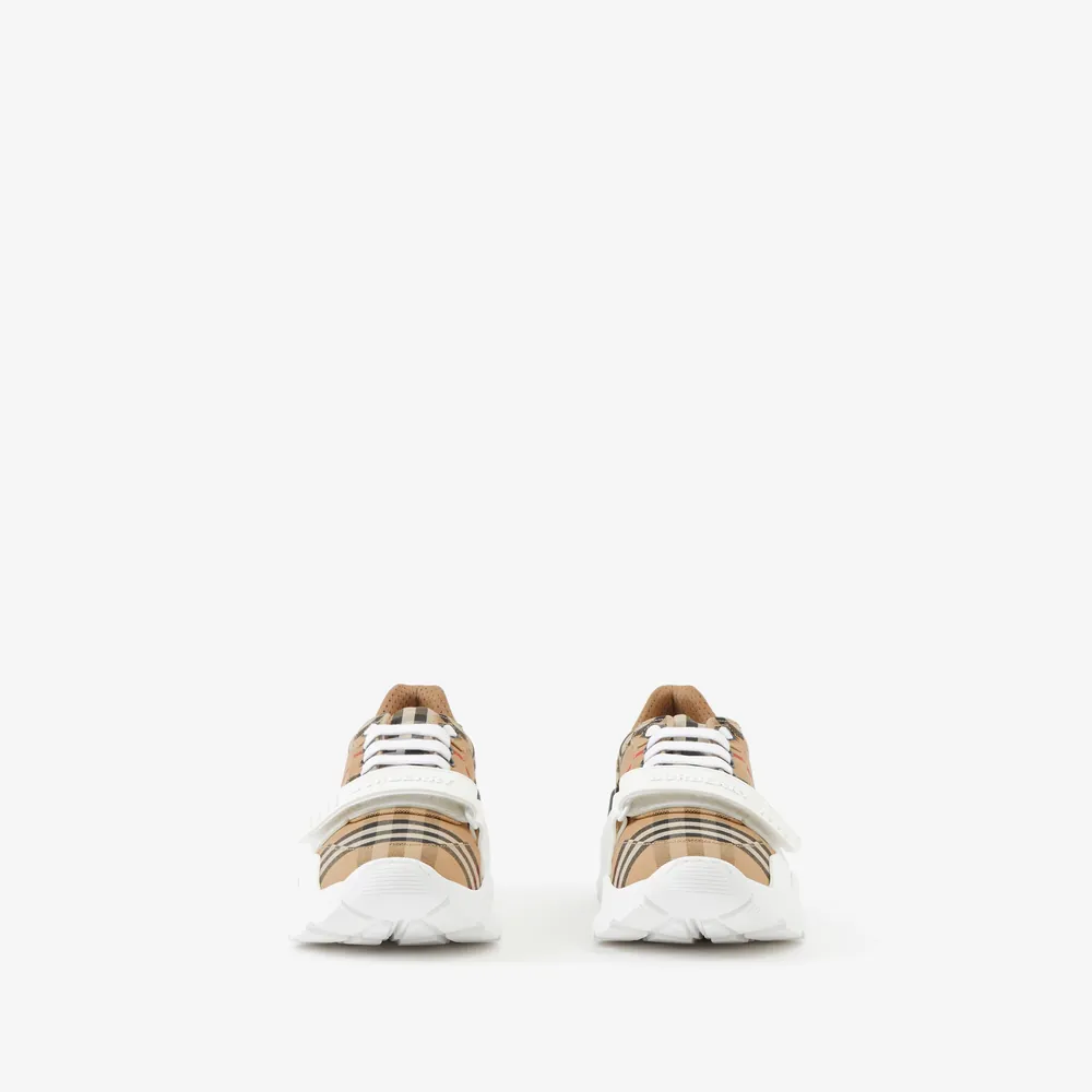 Burberry — Produktbild