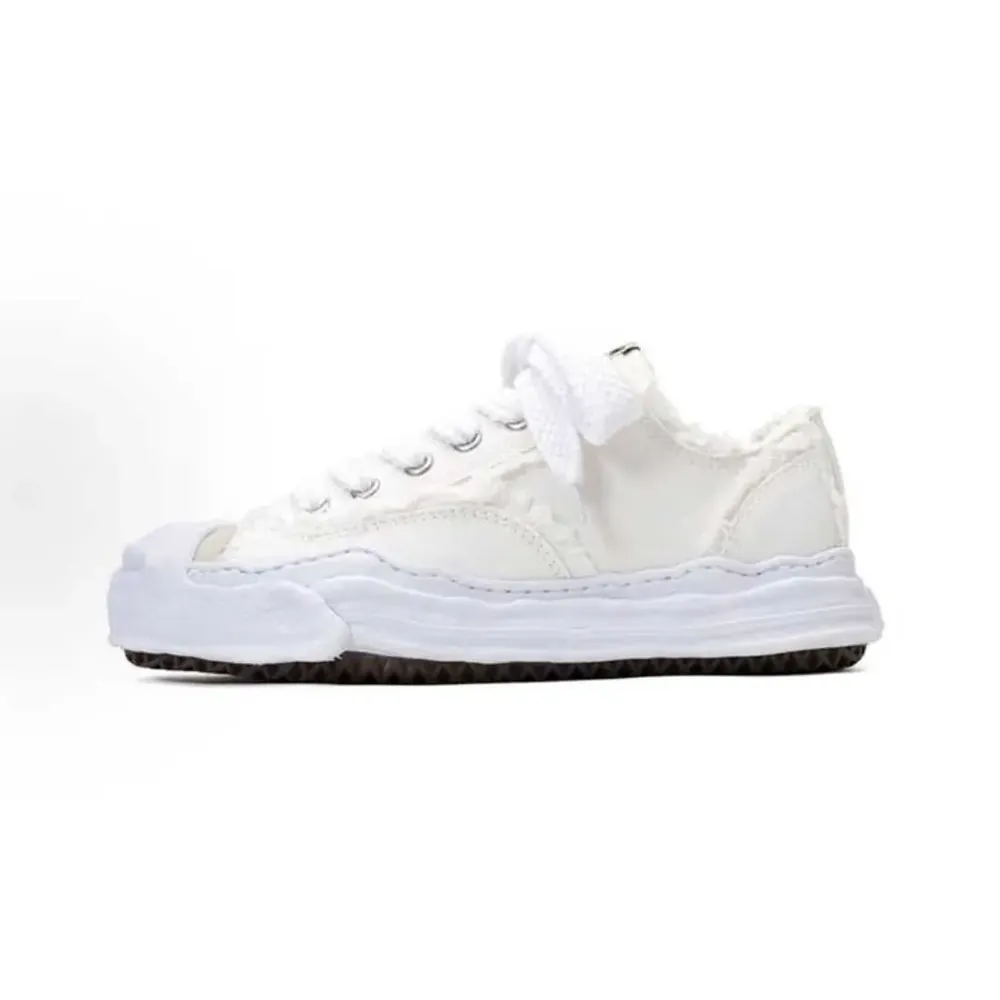 Mihara Yasuhiro Maison Mihara Yasuhiro Peterson Low Top Sneakers — White